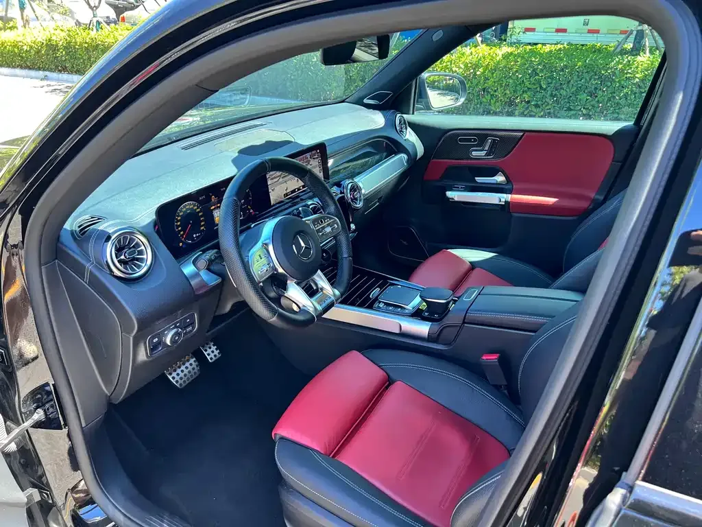 Mercedes-Benz GLB AMG — фото 5