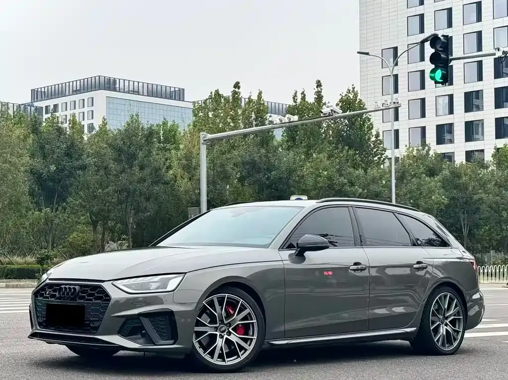 Audi S4 — фото 1