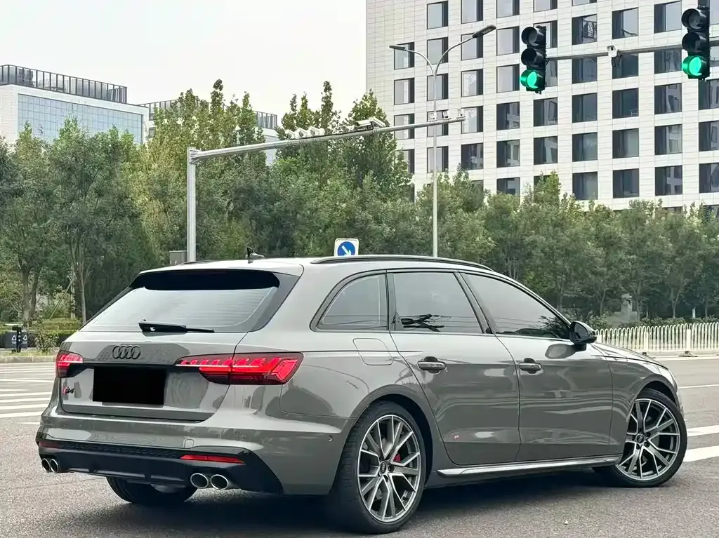 Audi S4 — фото 4
