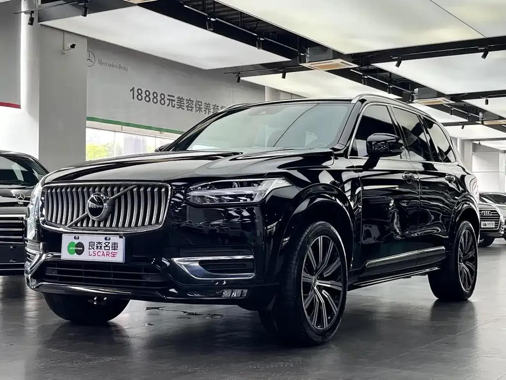 Volvo XC90 — фото 1