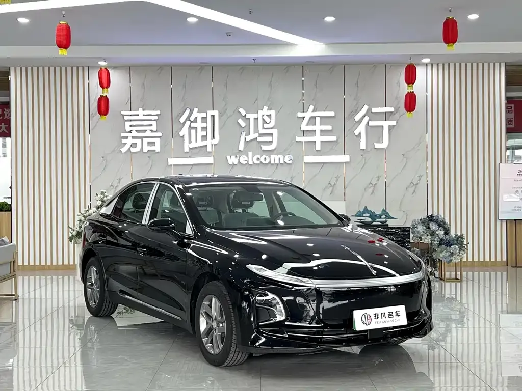 Hongqi E-QM5 — фото 3