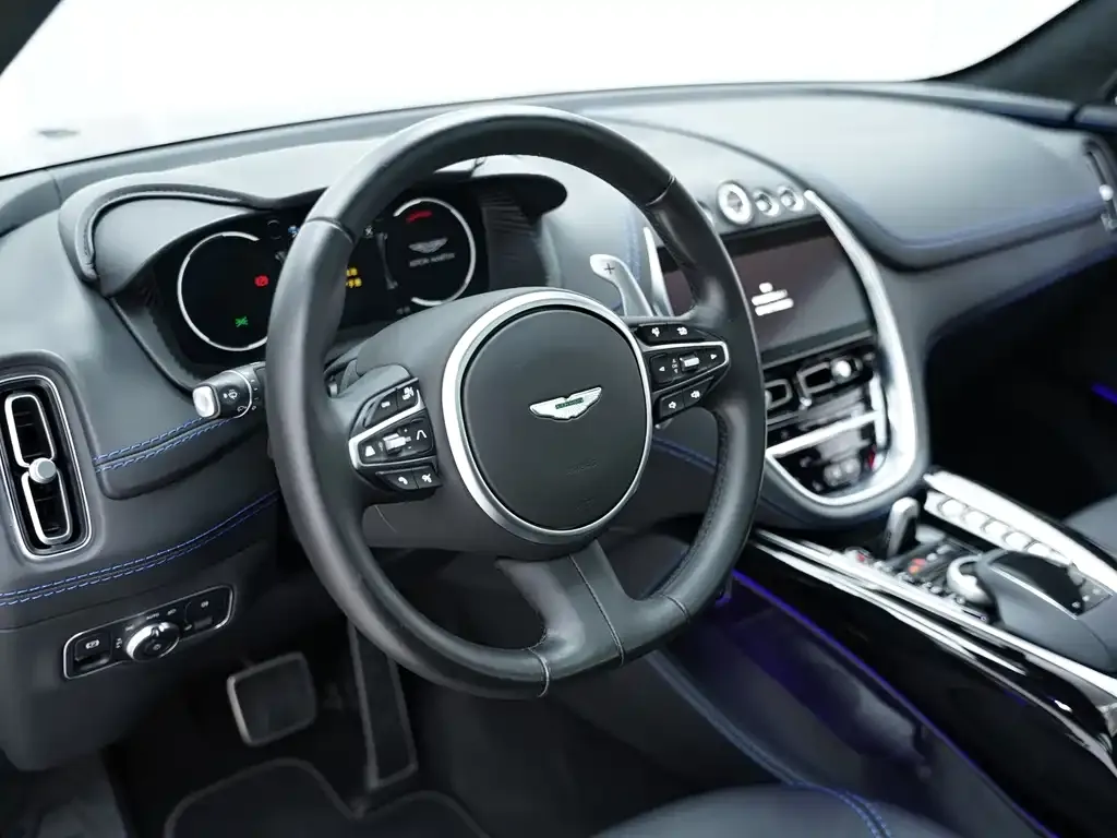Aston Martin DBX — фото 4
