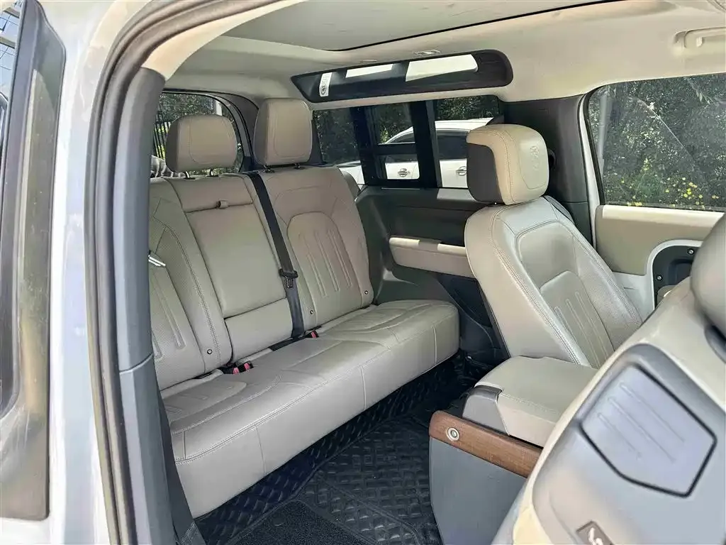 Land Rover Defender — фото 10