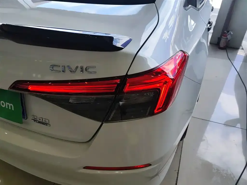 Honda Civic — фото 8