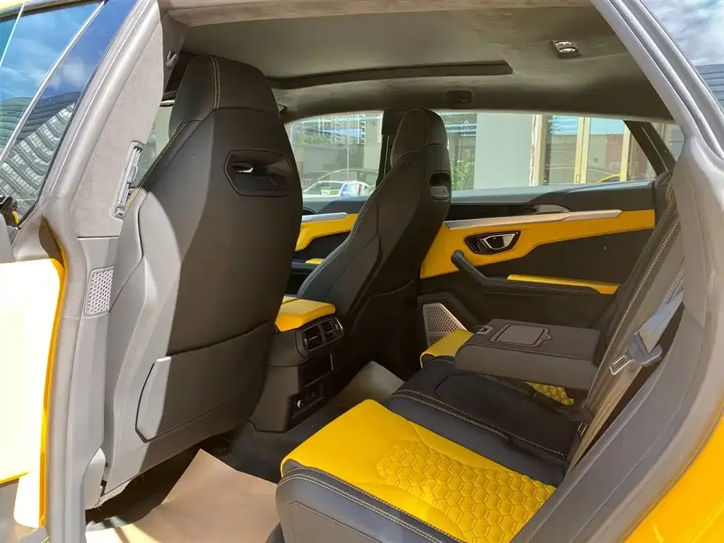 Lamborghini Urus — фото 10