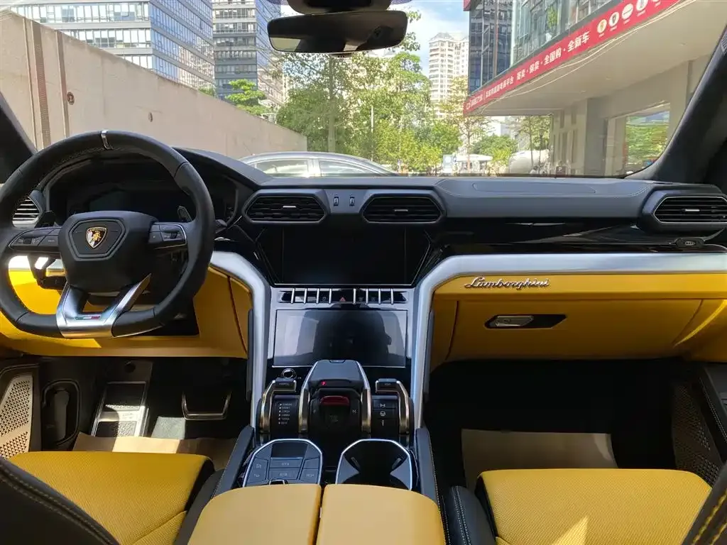 Lamborghini Urus — фото 8