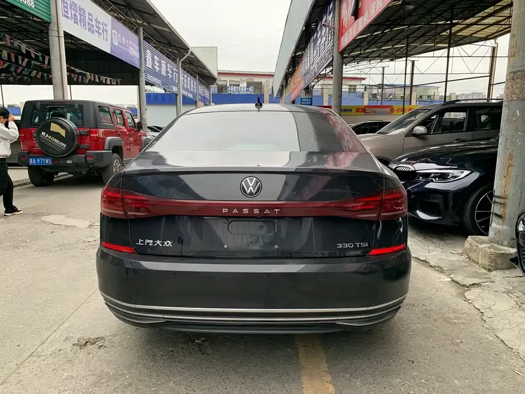 Volkswagen Passat — фото 8