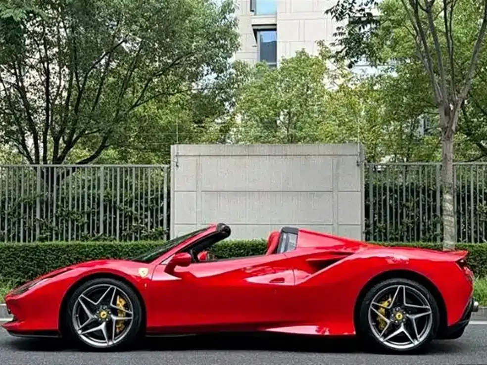 Ferrari F8 — фото 3