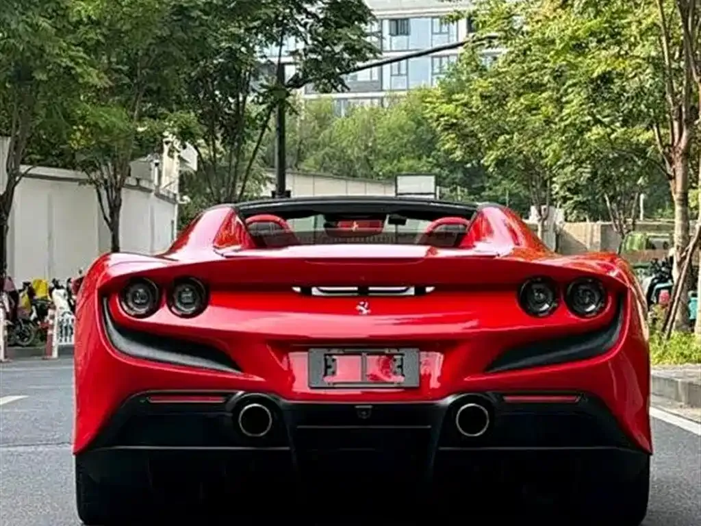 Ferrari F8 — фото 8