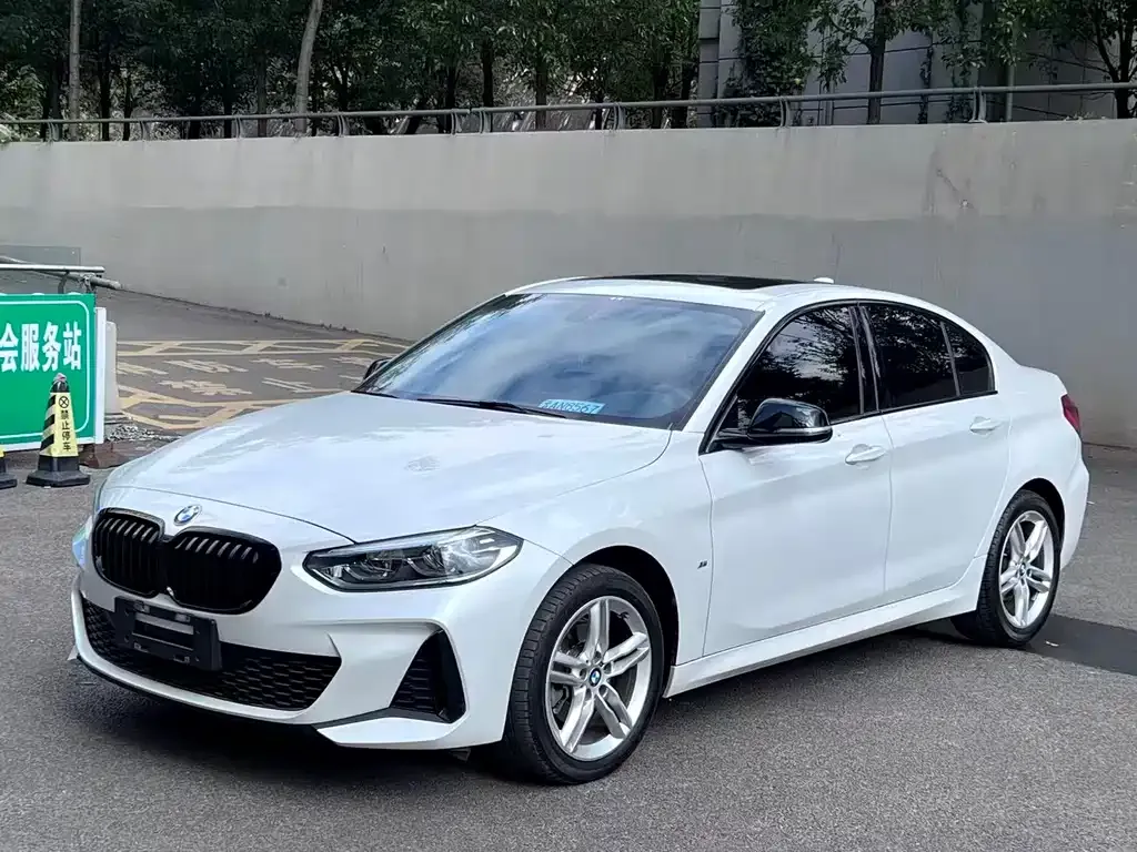 BMW 1 Series — фото 1