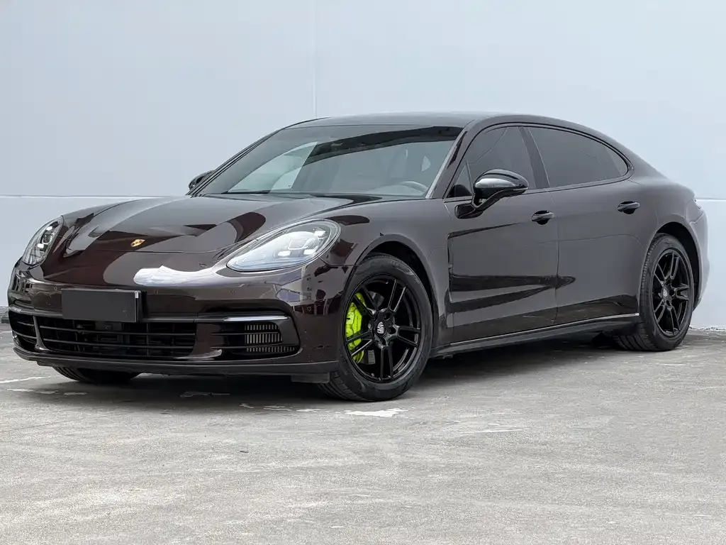 Porsche Panamera — фото 1