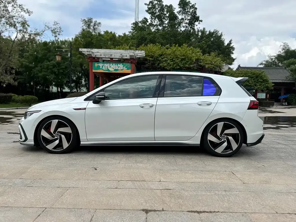 Volkswagen Golf GTI — фото 7
