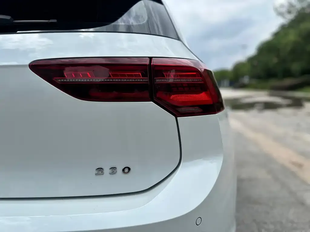 Volkswagen Golf GTI — фото 9