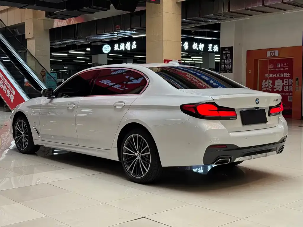 BMW 5 Series — фото 4