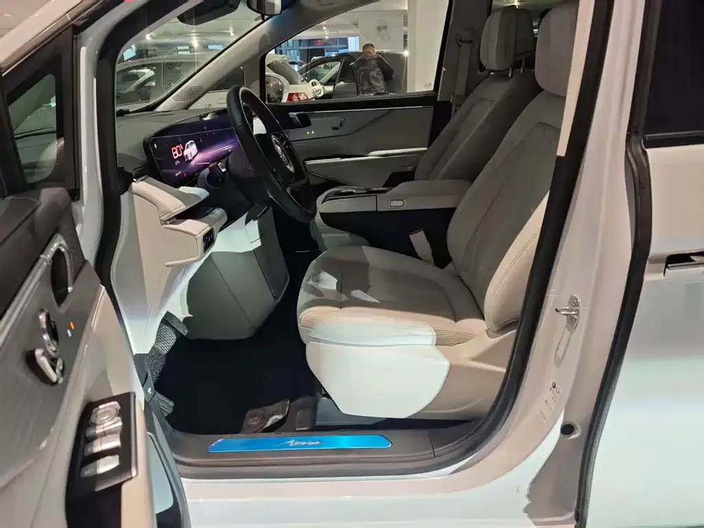 Buick GL8 Hybrid — фото 7