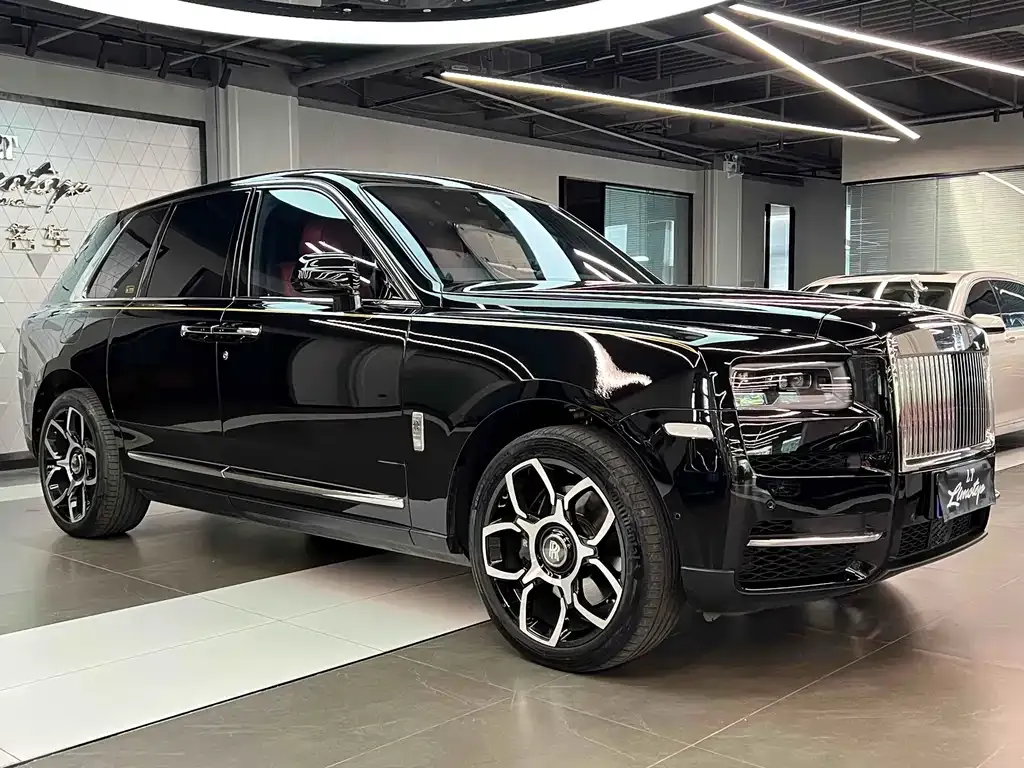 Rolls-Royce Cullinan — фото 1