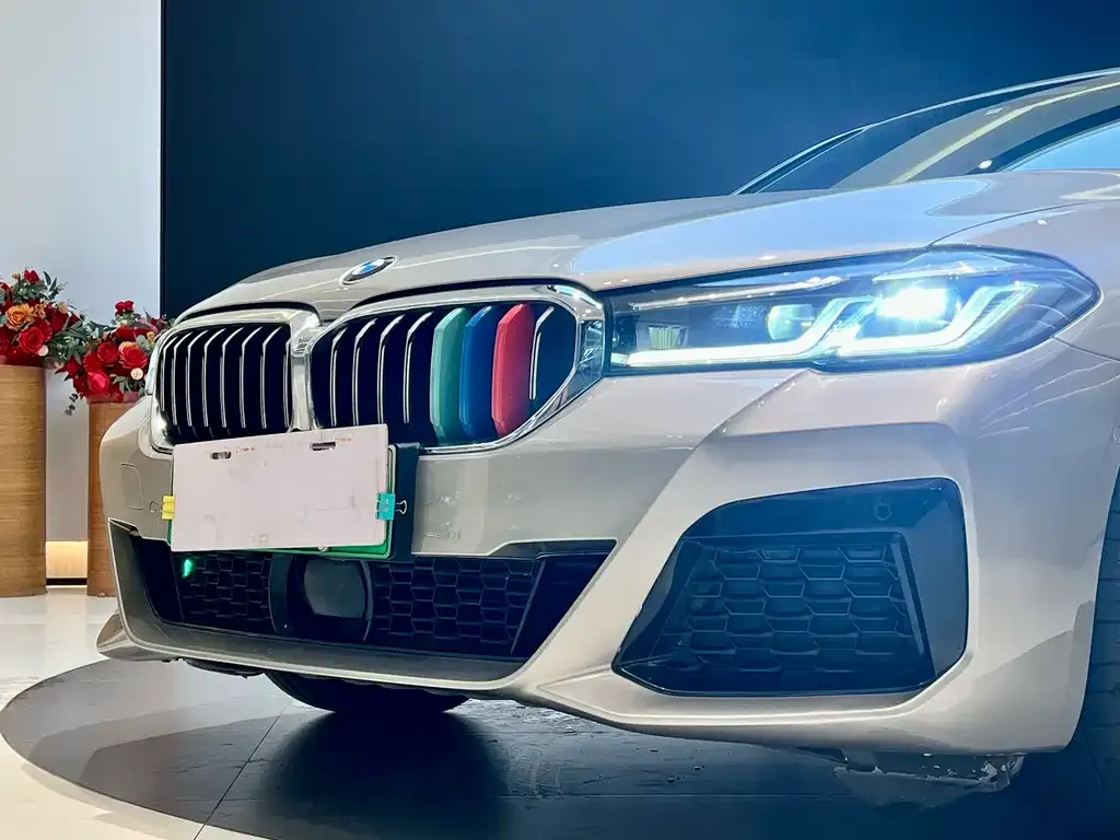 BMW 5 Series New Energy — фото 7