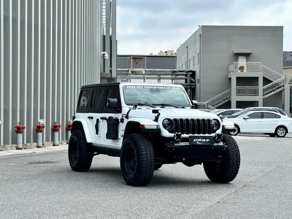 Jeep Wrangler PHEV — фото 3