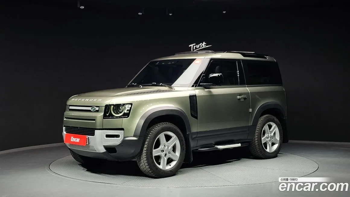 Land Rover Defender — фото 1