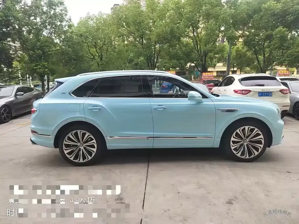 Bentley Bentayga PHEV — фото 3