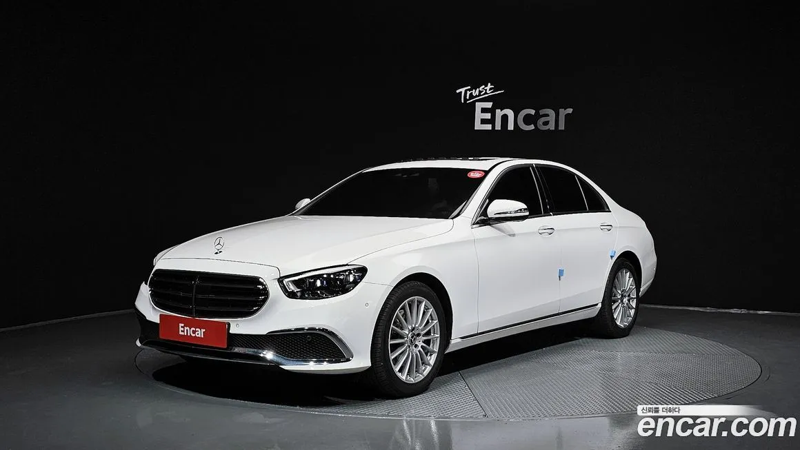Mercedes-Benz E-Class — фото 1