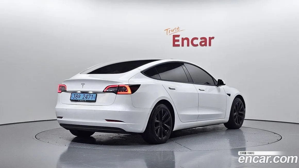 Tesla Model 3 — фото 2