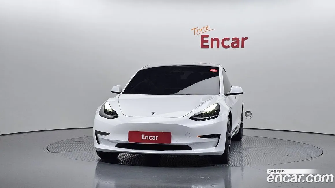Tesla Model 3 — фото 3