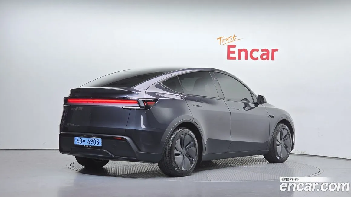 Tesla Model Y — фото 2