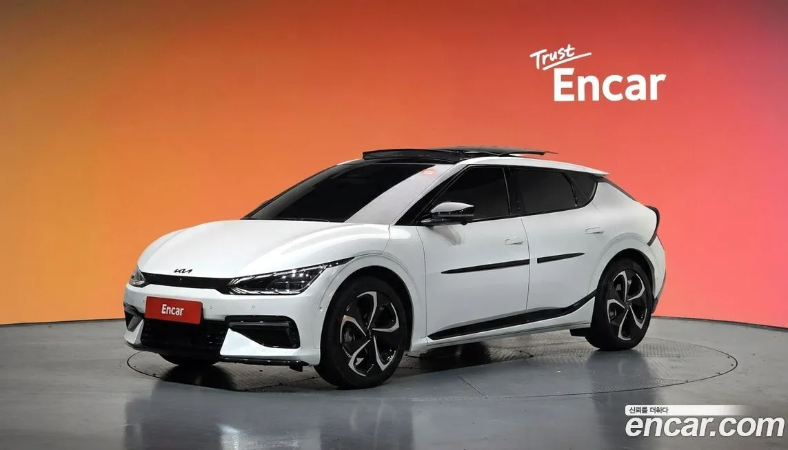 Kia EV6 — фото 1