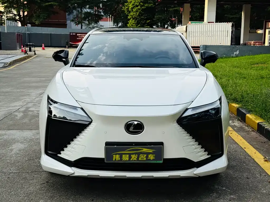 Lexus RZ — фото 2