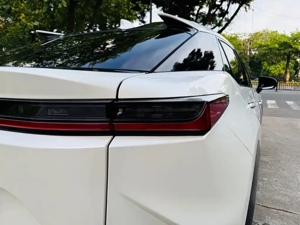 Lexus RZ — фото 9