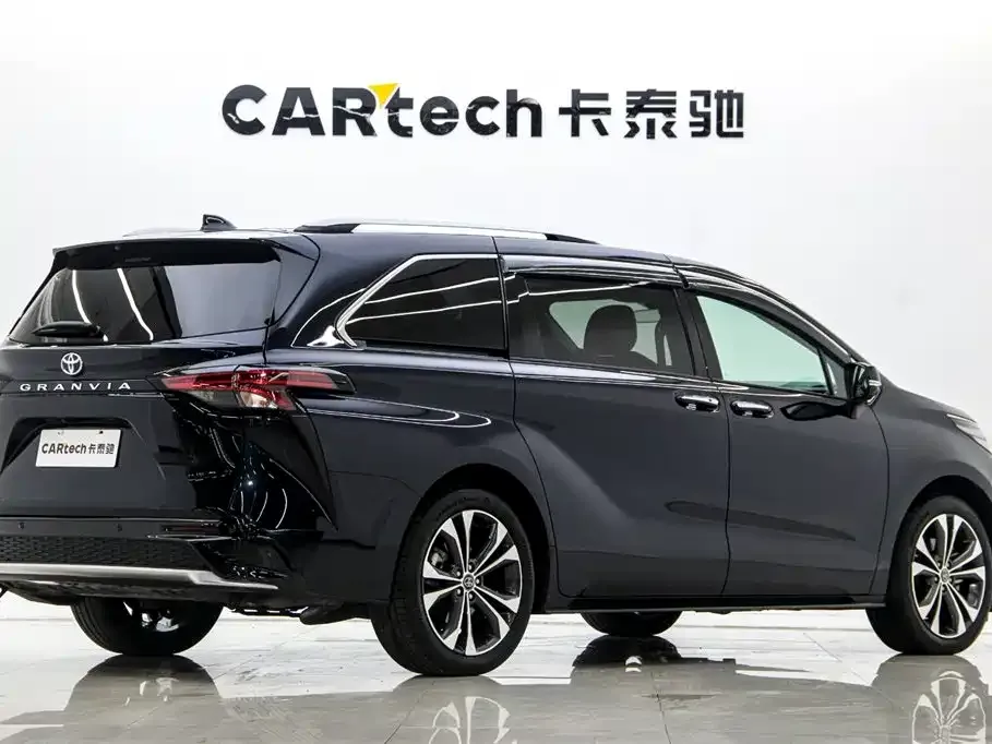 Toyota Granvia — фото 6