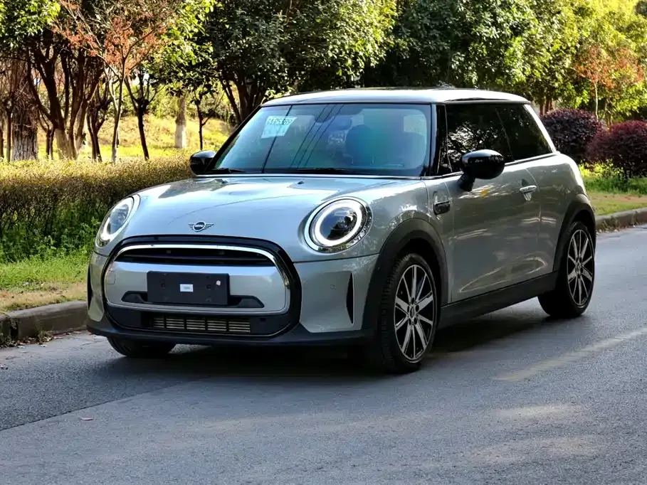 MINI Cooper (3-door) — фото 1