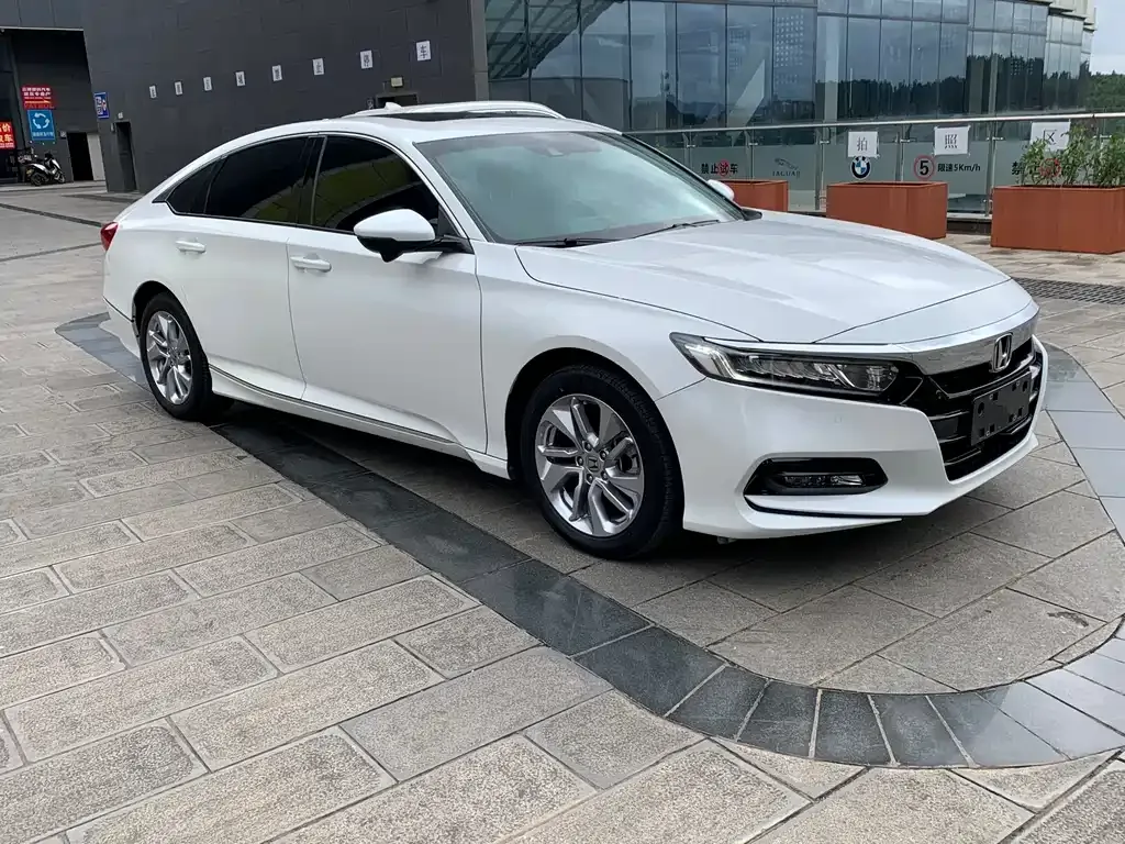 Honda Accord — фото 3