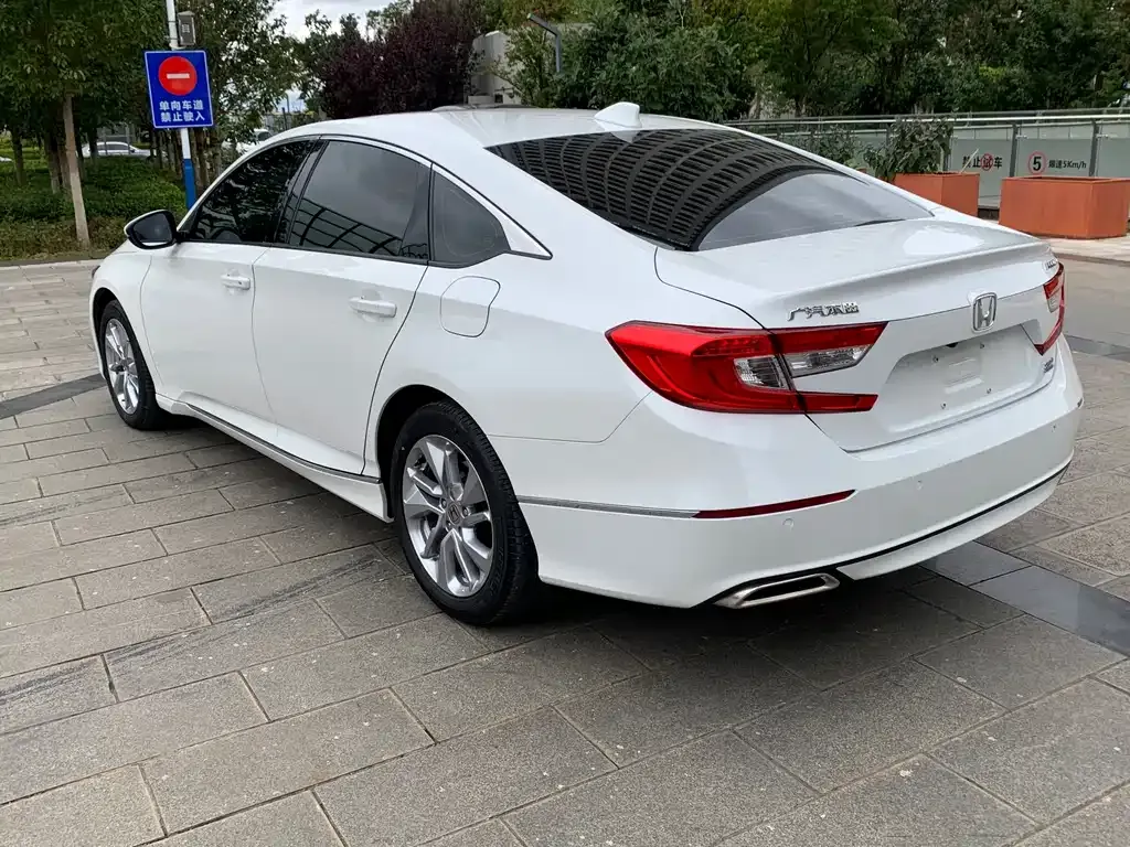 Honda Accord — фото 5