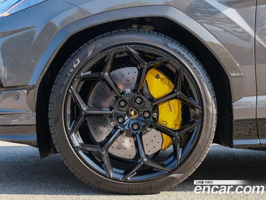 Lamborghini Urus — фото 5