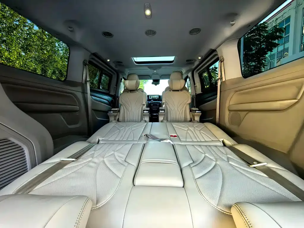 Ford Tourneo — фото 10