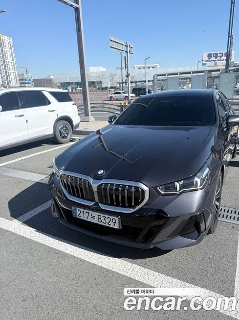 BMW 5-Series — фото 1