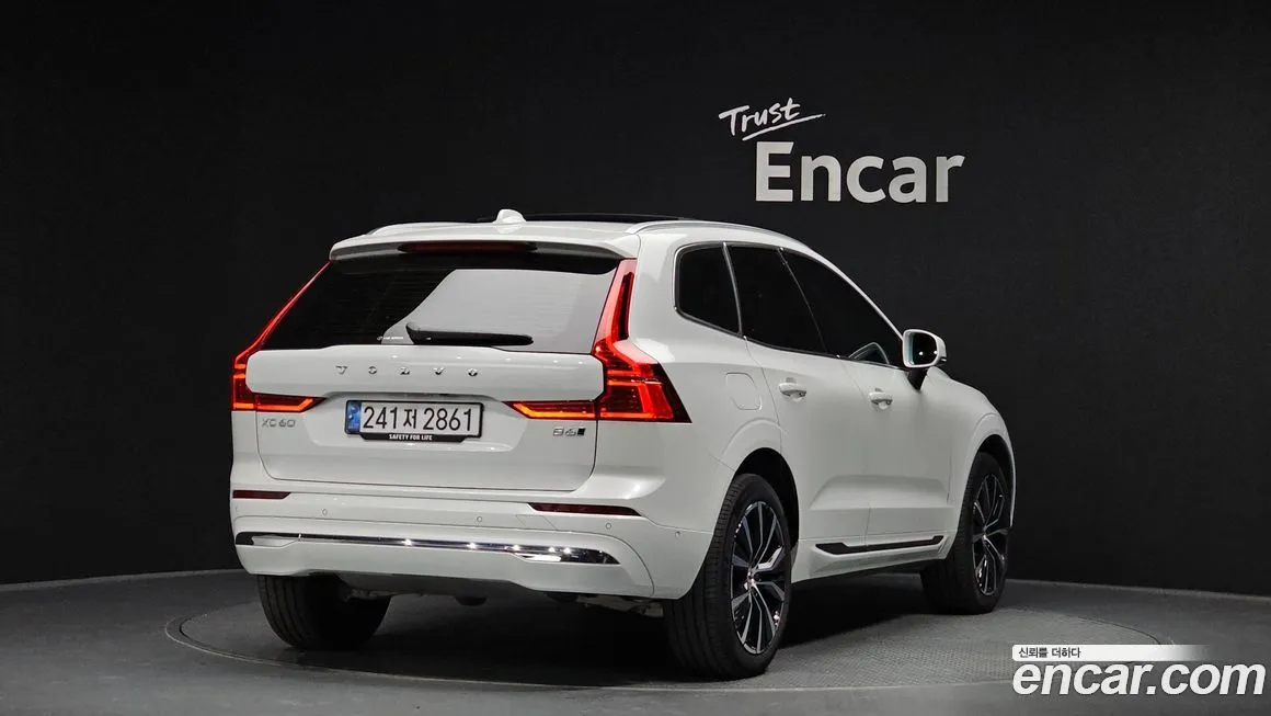 Volvo XC60 — фото 2