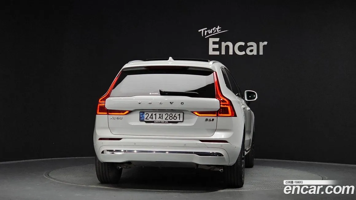 Volvo XC60 — фото 4