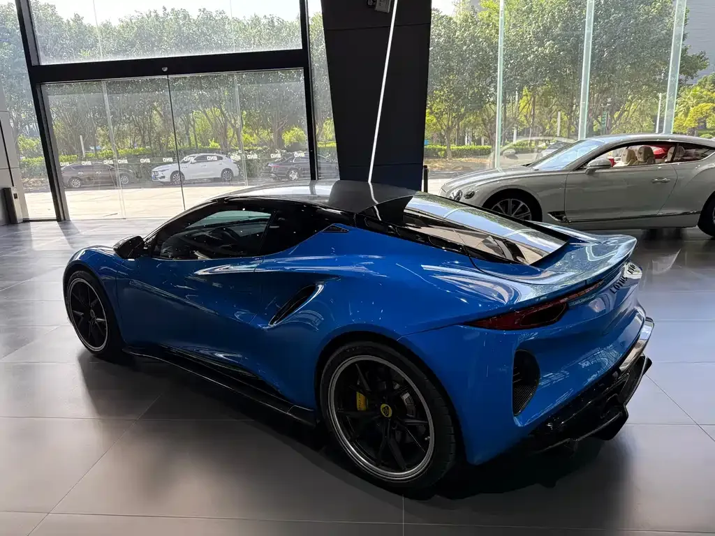 Lotus Emira — фото 8