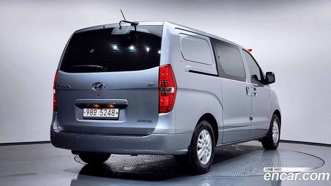 Hyundai Starex — фото 2