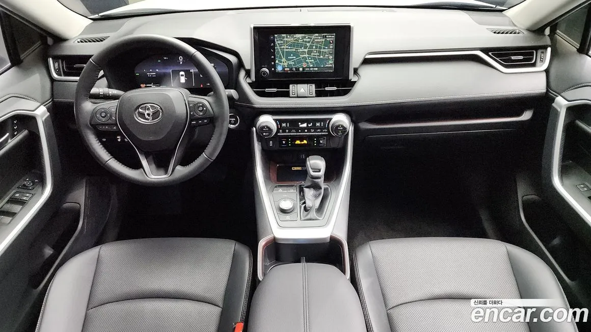 Toyota RAV4 — фото 7