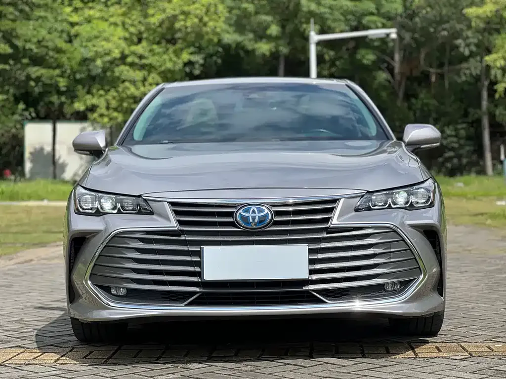 Toyota Avalon — фото 2
