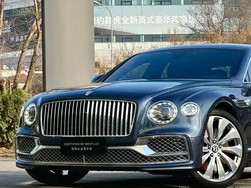 Bentley Flying Spur — фото 2