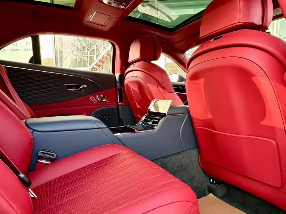 Bentley Flying Spur — фото 8