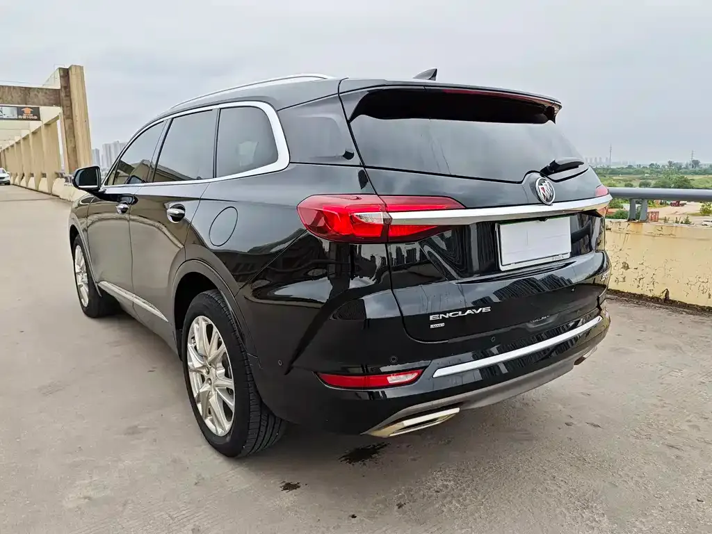 Buick Enclave — фото 7