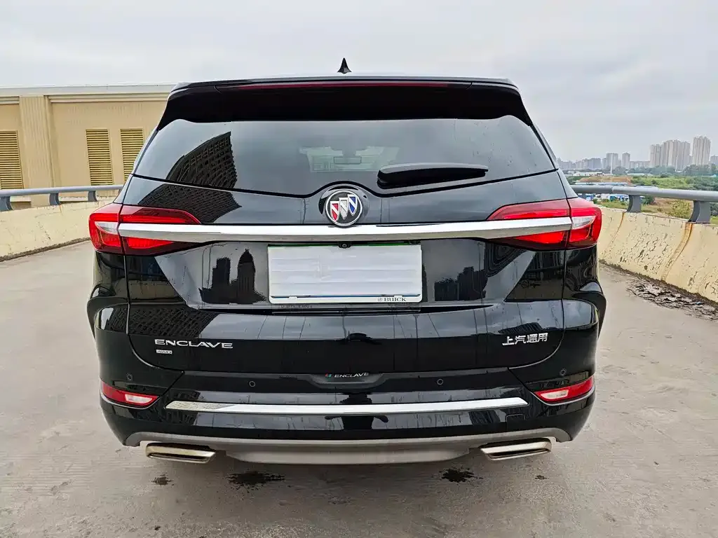 Buick Enclave — фото 8