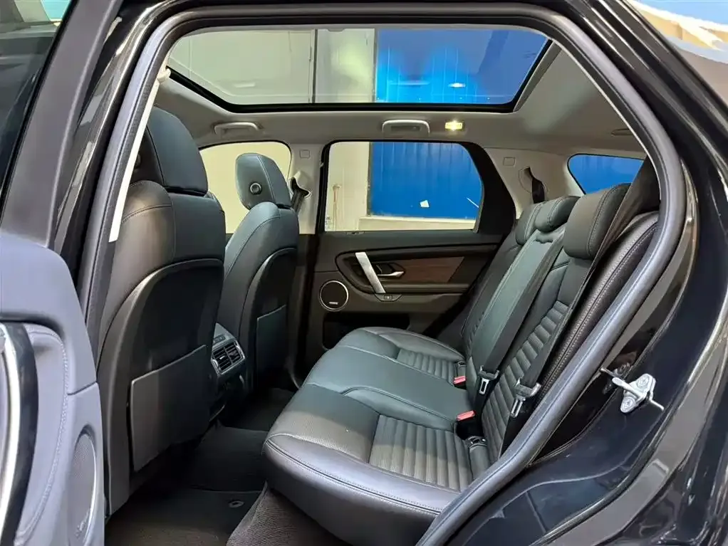 Land Rover Discovery Sport Hybrid — фото 10