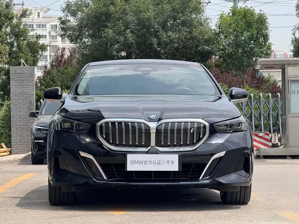 BMW i5 — фото 2